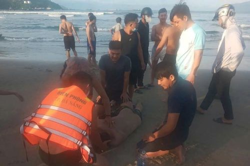 Bộ đội Biên phòng Đà Nẵng cứu sống 2 cậu, cháu bị đuối nước
