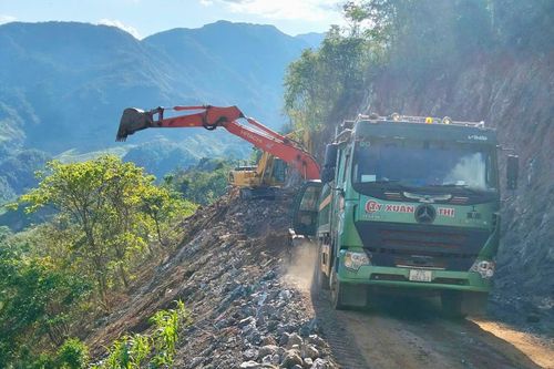 'Đua thời gian' trên những công trình