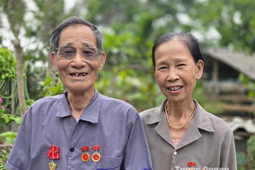 Hai vợ chồng đảng viên mẫu mực