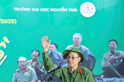 TS.Nguyễn Tiến Luận - Người lính trở về hiến dâng cho giáo dục, luôn mong ước học trò thành công nhanh hơn thầy