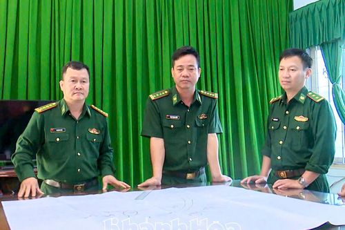 Sắt son tấm lòng theo Bác