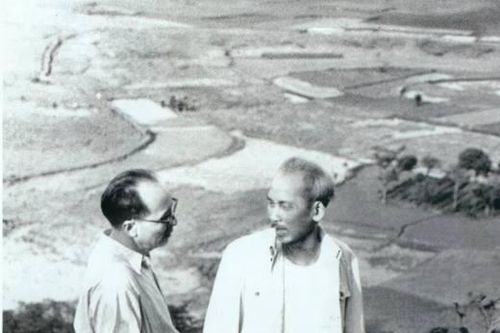 Xây dựng con người ngân hàng có tâm, có tầm, vươn mình cùng đất nước