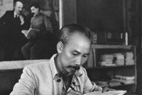 Bài 3 - Học văn hóa ngoại giao Hồ Chí Minh từ những điều giản dị...