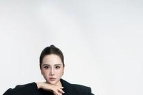 Sao Việt: Diễn viên Phan Minh Huyền hóa quý cô thanh lịch