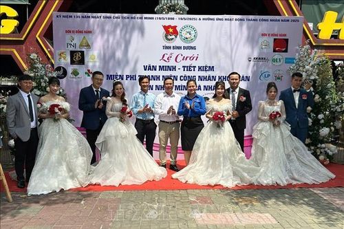 Tổ ấm công nhân – Hạnh phúc từ lễ cưới tập thể