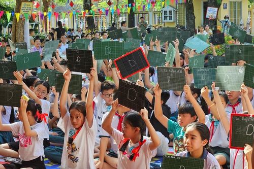 100 học sinh tranh tài rung chuông vàng tuyên truyền về đạo đức, lối sống