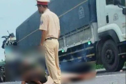 Tiền Giang: Tài xế xe container tử vong sau va chạm với ô tô tải