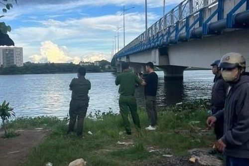Bé gái ở Đồng Nai bị nước mưa cuốn đi hơn 8km