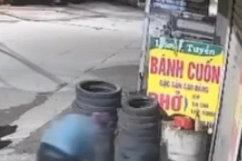 Bắc Giang: Truy tìm kẻ đổ xăng đốt nhà dân lúc rạng sáng