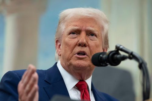 Tòa án Mỹ chặn sắc lệnh thuế của Tổng thống Trump, Nhà Trắng phản ứng ra sao?