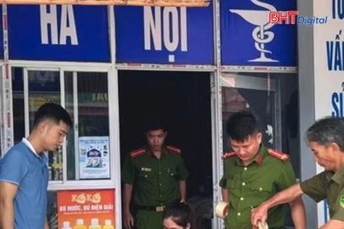 Phát hiện 2 cơ sở kinh doanh thuốc tây không phép