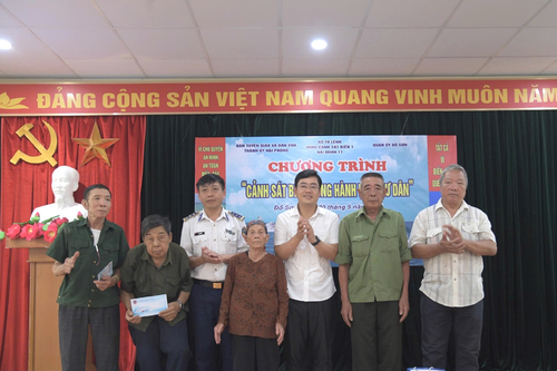 Hải đoàn 11 đồng hành cùng ngư dân quận Đồ Sơn (Hải Phòng)