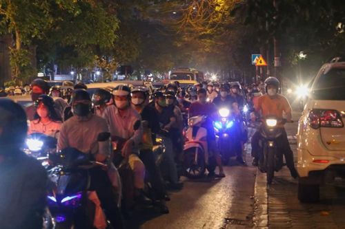 Điều chỉnh nhiều 'điểm đen' giao thông gây ùn tắc tại Hà Nội