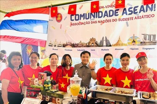 Quảng bá sản phẩm Việt Nam tại hội chợ quốc tế ẩm thực - văn hóa tại Brazil