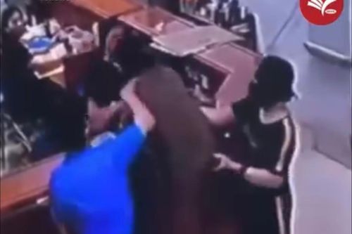 Điều tra làm rõ vụ hành hung nhân viên y tế tại Nghệ An
