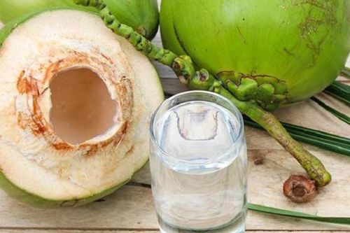 Cần chú ý gì khi uống nước dừa xiêm?