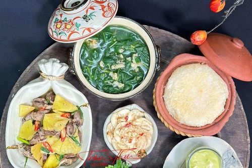 Hôm nay ăn gì? - Mẹ đảm vào bếp thực hiện mâm cơm gia đình ngon 'đỉnh của chóp'