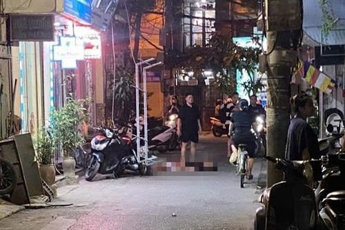 Hà Nội: Nam thanh niên nhảy từ tầng 4 xuống đất sau cuộc cãi vã