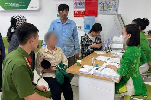 Nghe cán bộ giả danh gợi ý giúp 'không phải đi tù', cụ bà ở Hải Dương suýt mất 150 triệu đồng