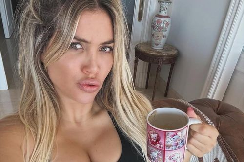 'Nữ hoàng WAGs' nóng bỏng vướng tin hẹn hò tiền đạo Hakimi