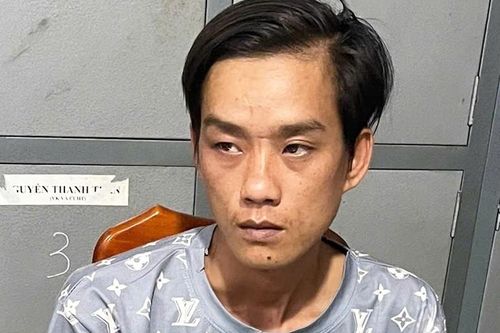 Tạm giữ hình sự đối tượng hiếp dâm bé gái