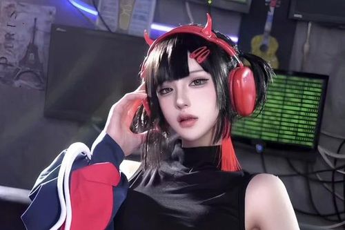 Nữ coser gây sốt với khả năng cosplay 'cân' mọi giới tính