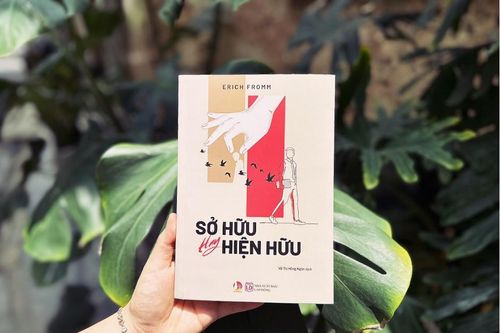 Tác giả viết sách cảnh báo sự lệ thuộc thái quá vào vật chất