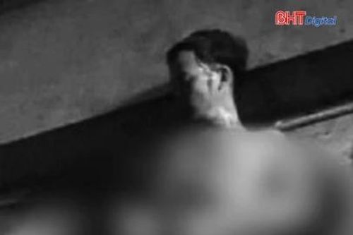 Người đàn ông chém 2 mẹ con hàng xóm trọng thương rồi tự sát