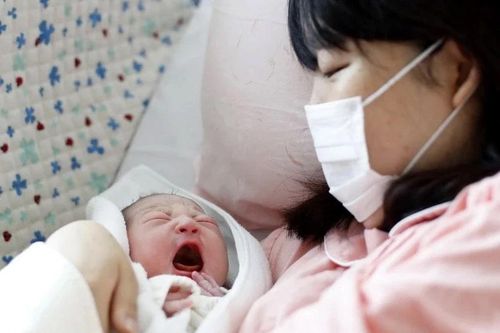 Tỷ suất sinh thấp: Bài toán nan giải của các nền kinh tế châu Á