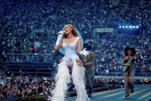Beyoncé khơi dậy cơn sốt thời trang cao bồi tại Anh
