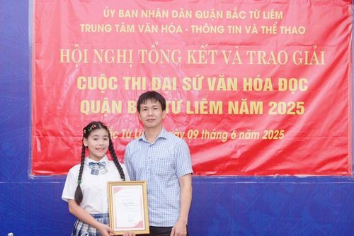 Cô bé lớp 6 lan tỏa tình yêu đọc sách đến cộng đồng
