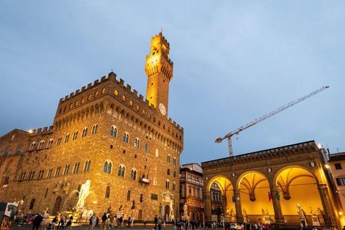 Thành phố Florence (Italy) dỡ bỏ 'quái vật kim loại' sau 20 năm gây chướng mắt