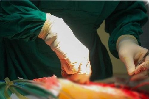 Nguy hiểm tính mạng vì tiêm thuốc trị đau thần kinh tọa