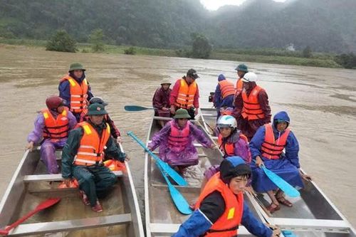 Hai chị em mất tích trong đêm do mưa lũ bất thường tại Quảng Bình
