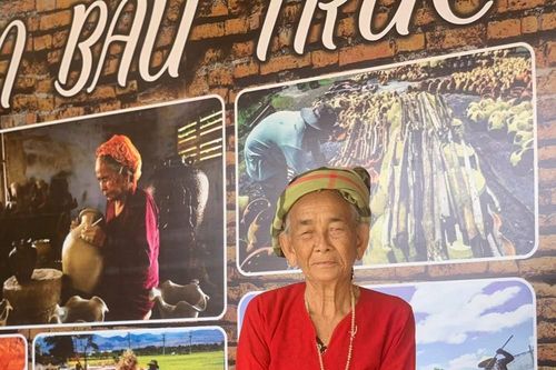 65 năm 'thổi hồn' vào đất sét Bàu Trúc