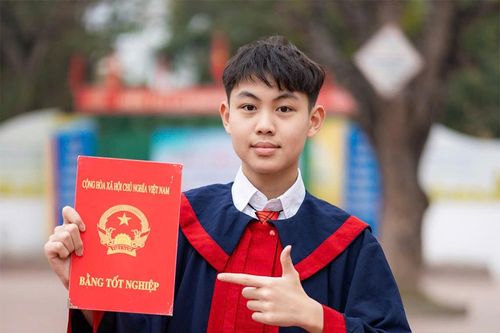 Thủ khoa Trần Quang Vinh: Đam mê Vật lý và bí quyết chinh phục đỉnh cao
