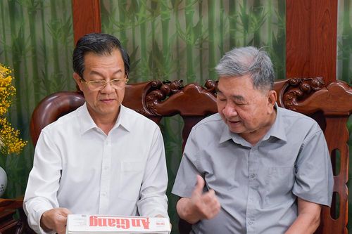 Tự hào đội ngũ 'người ghi chép sử'