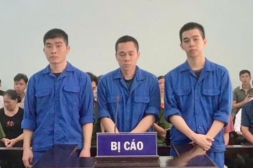 'Con nghiện' xộ khám