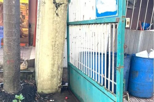 Trộm khiêng cả cổng, cuỗm 6 xe máy của sinh viên trong ký túc xá