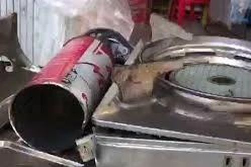 Nổ bình gas mini, 8 người đang ăn giỗ bị bỏng