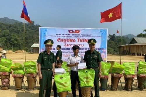 Thắm đượm tình hữu nghị trên tuyến biên giới Việt - Lào