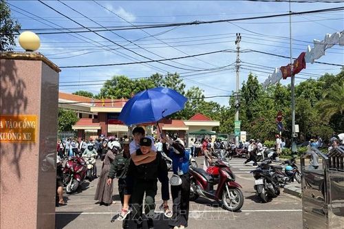 Tiếp sức mùa thi 2025: Kịp thời hỗ trợ thí sinh bị gãy chân