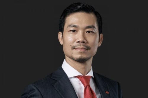 Techcombank chia tay một phó tổng giám đốc sau 15 năm gắn bó