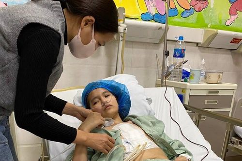 Bạn đọc giúp đỡ gia đình có con gái bệnh tim, chồng bị tai nạn hơn 57 triệu đồng