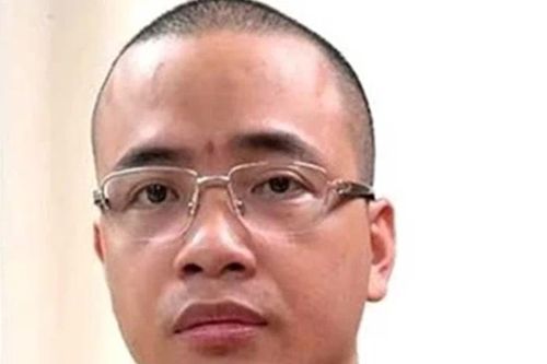 Phong tỏa tài sản Phó Tổng Giám đốc Công ty Cổ phần Z Holding