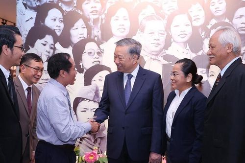 Tổng Bí thư Tô Lâm dự Triển lãm về Tổng Bí thư Nguyễn Văn Linh
