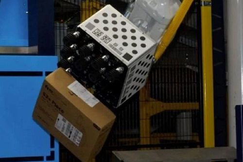 Amazon đưa 1 triệu robot phân loại hàng hóa vào hoạt động