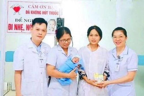 Cứu sống bệnh nhi sinh non nặng 2kg bị thủng dạ dày