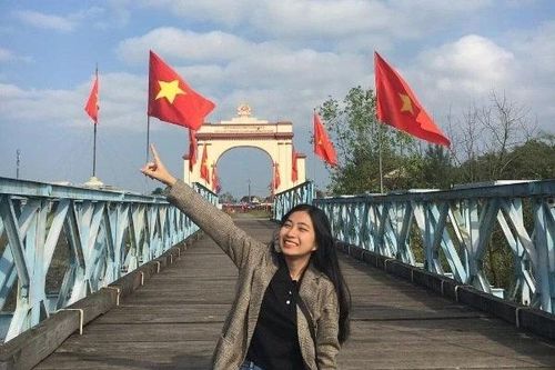 'Địa chỉ đỏ' hút du khách trẻ trong mùa hè yêu nước