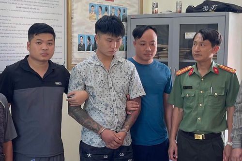 Công an xã Bát Xát (Lào Cai) bắt quả tang đối tượng tàng trữ trái phép 96 tép heroin